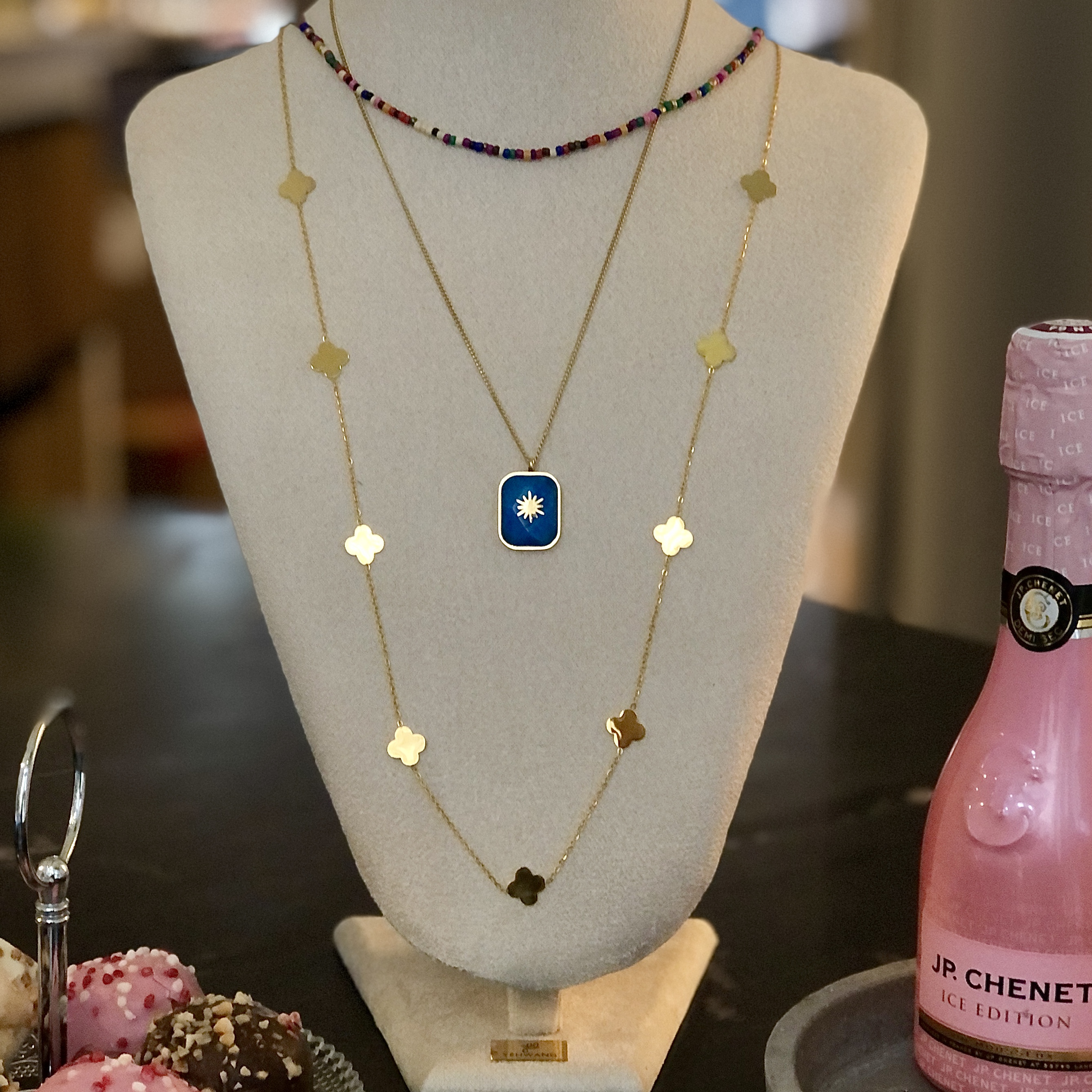 Transformator Sta op Tante Sieraden kettingen kopen? D-Queens Boutique | home